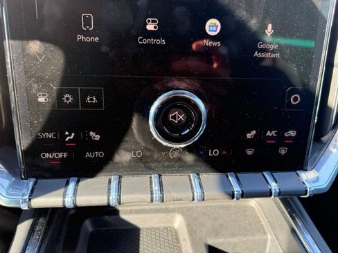 Certified 2026 GMC Acadia Elevation w/ Elevation Premium Package FWD image 29