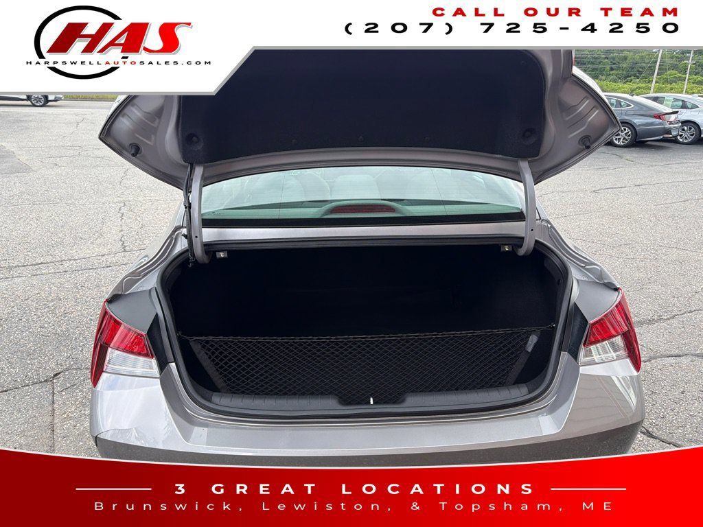 Used 2023 Hyundai Elantra SEL w/ Convenience Package FWD image 9