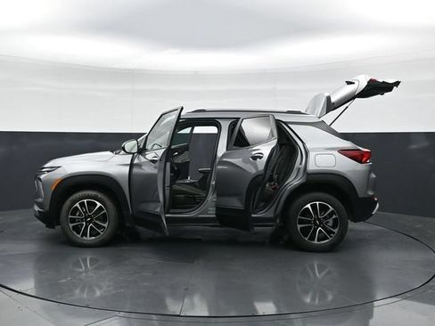 Used 2025 Chevrolet TrailBlazer LT AWD/4WD image 49