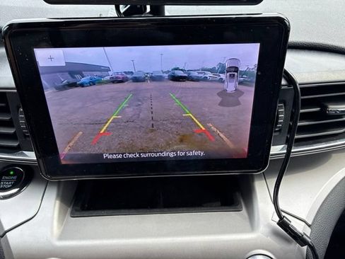 Used 2020 Ford Explorer XLT w/ Equipment Group 202A AWD/4WD image 8