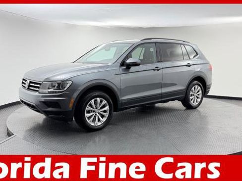 Used 2020 Volkswagen Tiguan S image 1