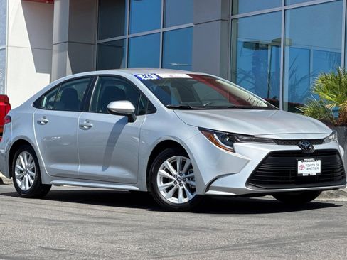 Used 2025 Toyota Corolla LE w/ LE Premium Package FWD image 2