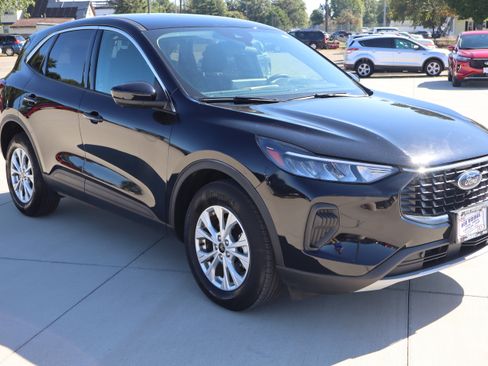 Used 2023 Ford Escape Active w/ Tech Pack #2 image 4