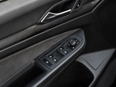 Used 2024 Volkswagen GTI S image 39