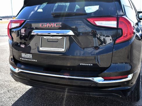 Used 2024 GMC Terrain Denali w/ Denali Premium Package image 9