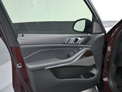 Certified 2024 BMW X5 sDrive40i w/ Premium Package image 10