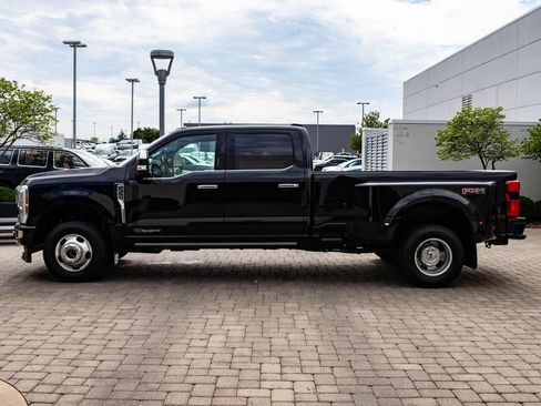 Used 2023 Ford F350 Platinum AWD/4WD image 5
