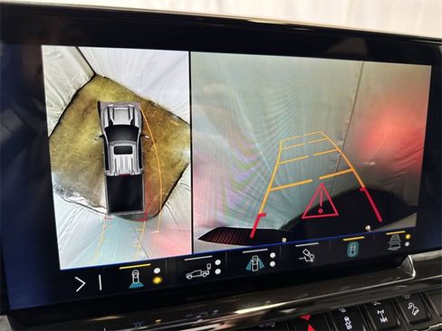 Used 2025 Chevrolet Silverado 2500 ZR2 w/ Technology Package image 20