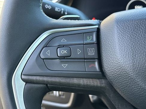 New 2025 Jeep Grand Cherokee Limited w/ Luxury Tech Group II image 16