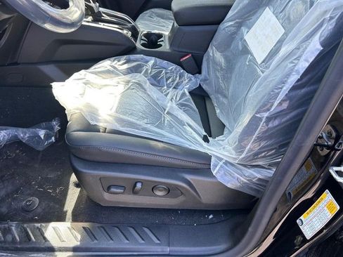 New 2026 GMC Canyon Elevation w/ Convenience Package image 17