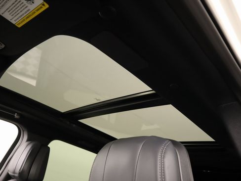 New 2025 Lincoln Navigator L Reserve w/ Jet Appearance Package image 16