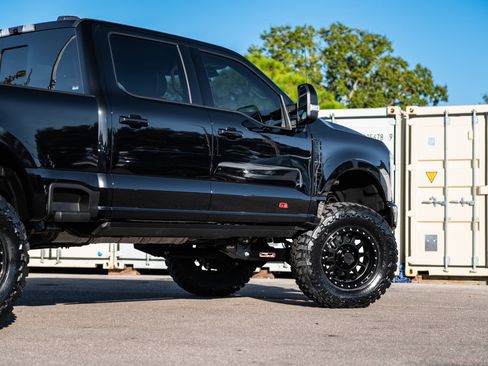 New 2025 Ford F250 Lariat w/ Lariat Ultimate Package image 21