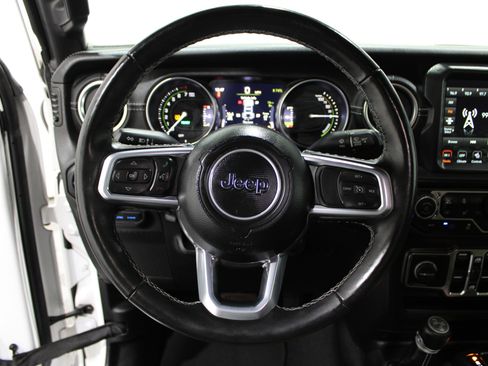 Used 2022 Jeep Wrangler Unlimited Sahara w/ Cold Weather Group image 9