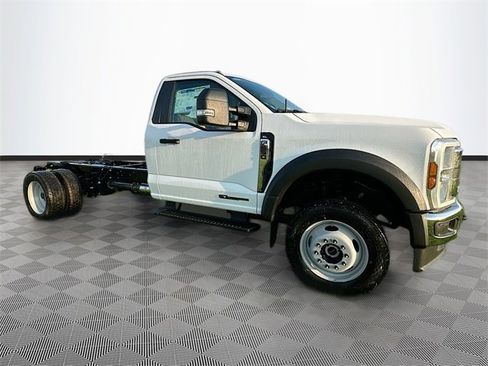 New 2025 Ford F550 4x4 Regular Cab Super Duty image 3