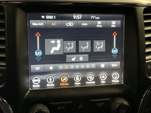 Used 2018 Jeep Grand Cherokee Altitude AWD/4WD image 17
