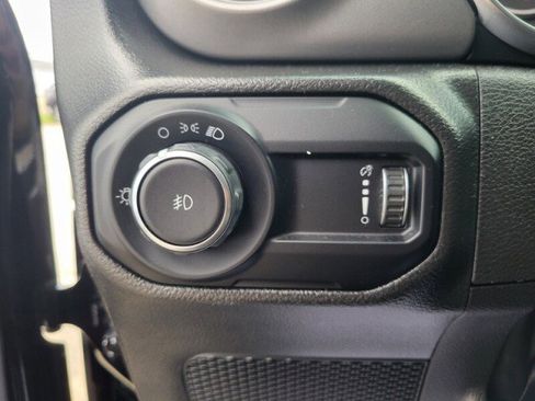 Used 2023 Jeep Wrangler Unlimited Sport AWD/4WD image 21