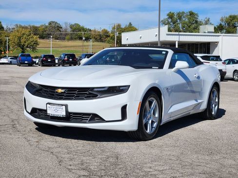 Used 2023 Chevrolet Camaro LT image 3