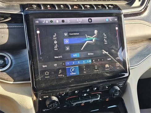 Used 2023 Jeep Grand Cherokee Limited w/ Luxury Tech Group II image 20