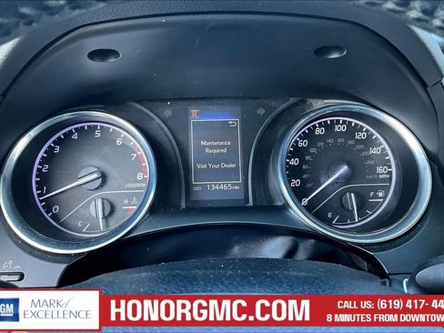 Used 2020 Toyota Camry SE w/ Convenience Package FWD image 12