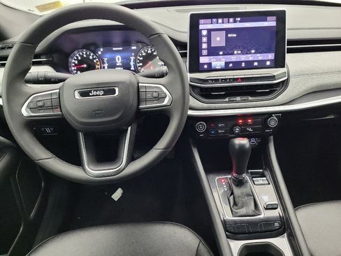 Used 2024 Jeep Compass Latitude image 22