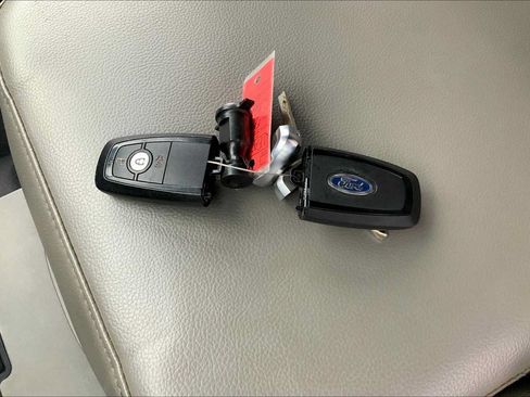 Used 2018 Ford F150 Lariat AWD/4WD image 13