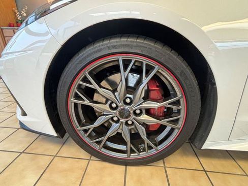 Used 2023 Chevrolet Corvette Stingray Premium Cpe w/ Z51 Performance Package RWD image 7