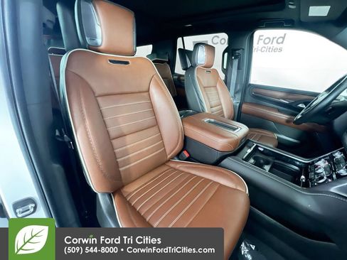 Used 2024 GMC Yukon Denali Ultimate AWD/4WD image 19