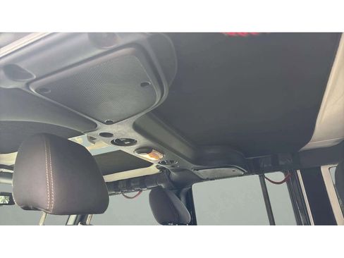 Used 2015 Jeep Wrangler Unlimited Rubicon w/ Connectivity Group image 19