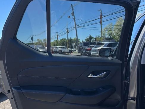Used 2019 Chevrolet Traverse LT w/ LPO, Floor Liner Package AWD/4WD image 13