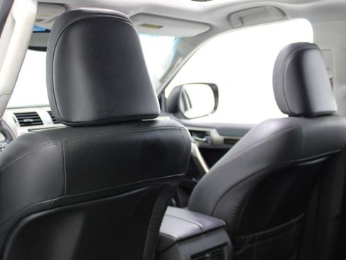Used 2017 Lexus GX 460 image 37