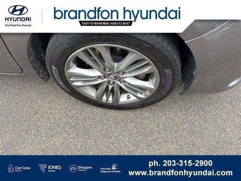 Used 2015 Toyota Camry SE w/ Moonroof Package FWD image 33