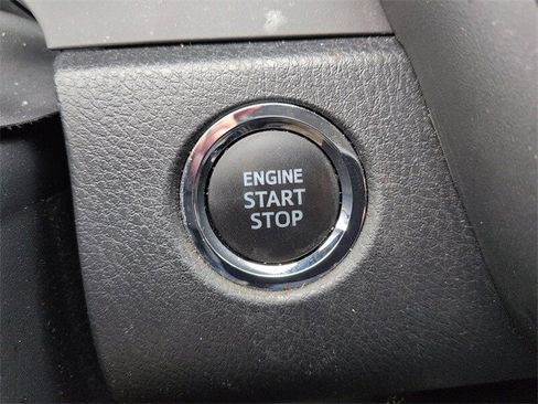 Used 2023 Toyota Camry SE image 21