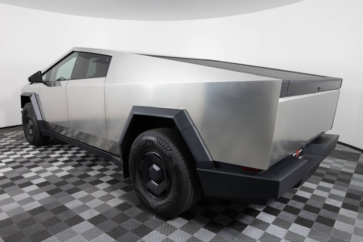 Used 2026 Tesla Cybertruck AWD Crew Cab image 5