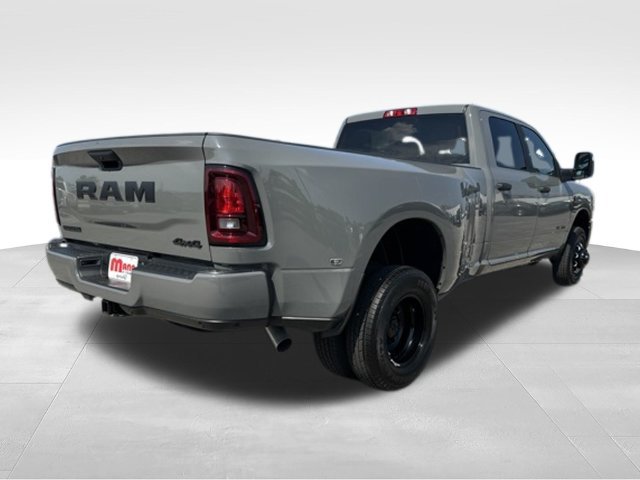 New 2026 RAM 3500 Big Horn AWD/4WD image 8
