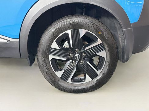 Used 2025 Nissan Kicks SR image 28