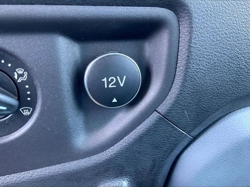 Used 2019 Ford Transit 150 XLT image 30