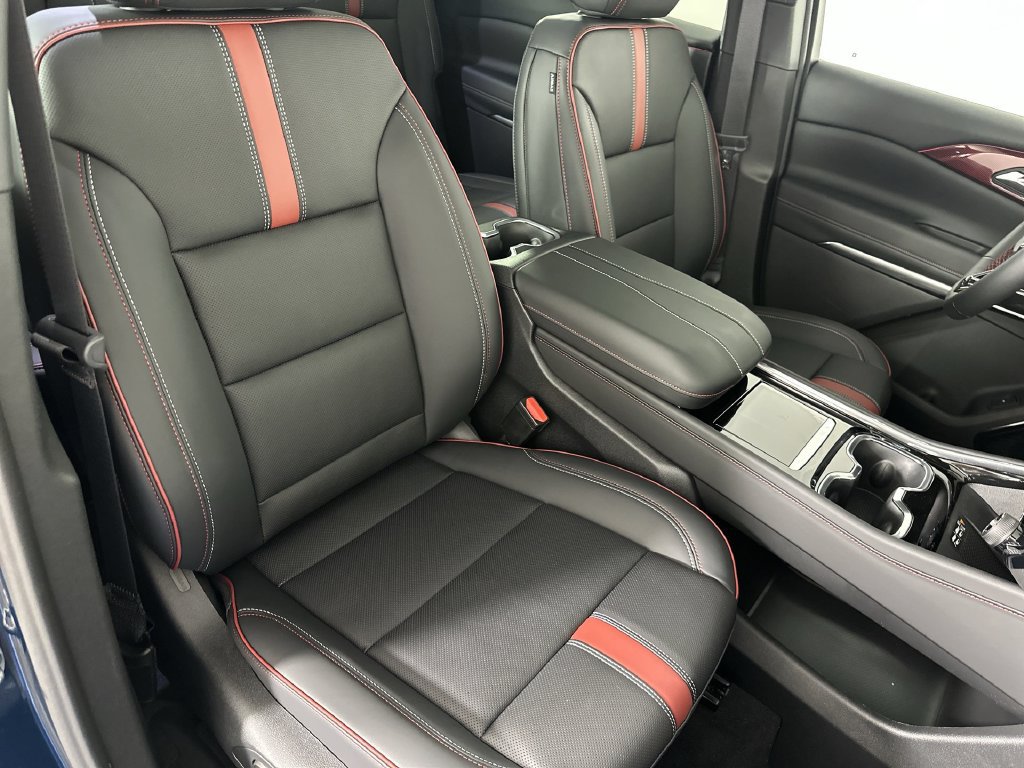New 2027 Chevrolet Traverse RS w/ LPO, Floor Liner Package AWD/4WD image 30