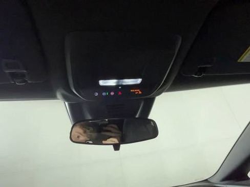 Used 2025 Chevrolet Equinox EV LT FWD image 31
