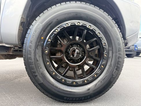 Used 2014 Toyota Tacoma 4x4 Double Cab w/ Limited Package image 26