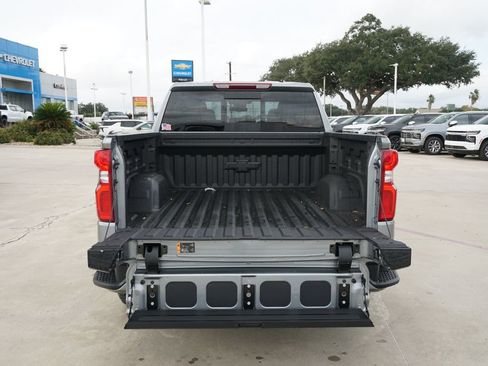 Used 2023 Ford F350 Lariat image 9