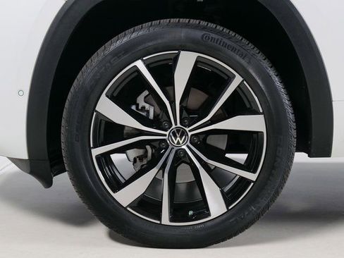 Used 2024 Volkswagen Atlas SEL Premium R-Line AWD/4WD image 34