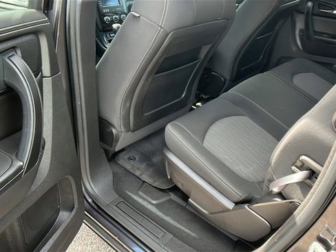 Used 2016 Chevrolet Traverse LT w/ Style and Technology Package image 21