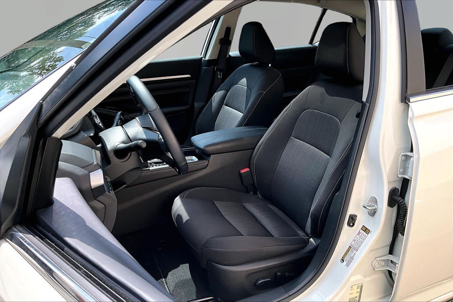 Used 2023 Nissan Altima 2.5 SV w/ SV Premium Package AWD/4WD image 8