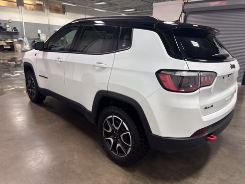 Used 2026 Jeep Compass Trailhawk AWD/4WD image 5