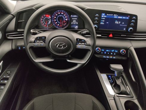 Used 2021 Hyundai Elantra SEL FWD image 22