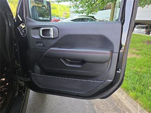 Used 2025 Jeep Wrangler Unlimited Rubicon w/ Safety Group AWD/4WD image 26