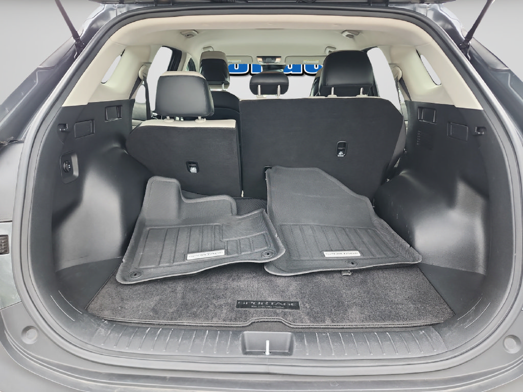 Used 2025 Kia Sportage EX FWD image 16