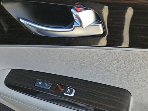 Used 2019 Kia Sorento EX image 35