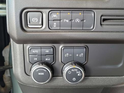 Used 2024 Chevrolet Tahoe LT AWD/4WD image 13