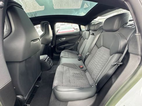 Used 2023 Audi e-tron GT Prestige image 26